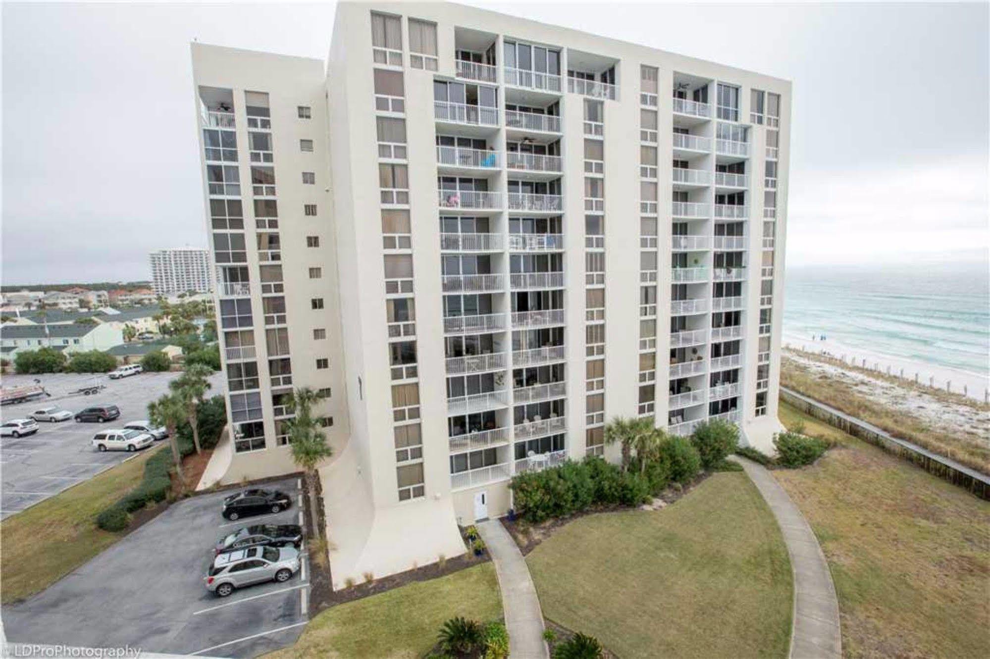 Shoreline Towers By Holiday Isle Hotel Destin Exterior photo